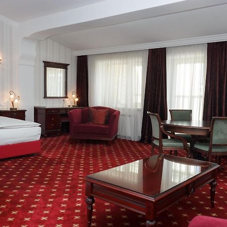 Ar Nuvo Hotel Karagandy Buitenkant foto