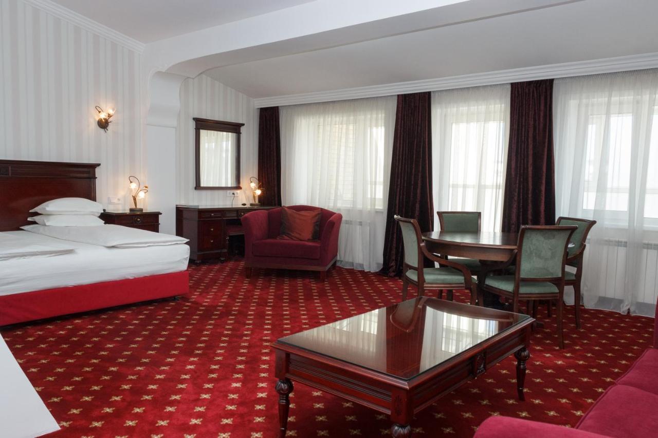 Ar Nuvo Hotel Karagandy Buitenkant foto