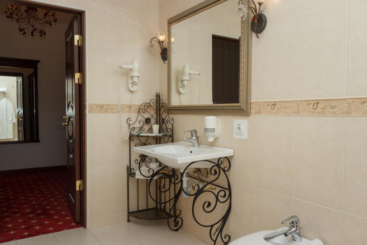 Ar Nuvo Hotel Karagandy Buitenkant foto
