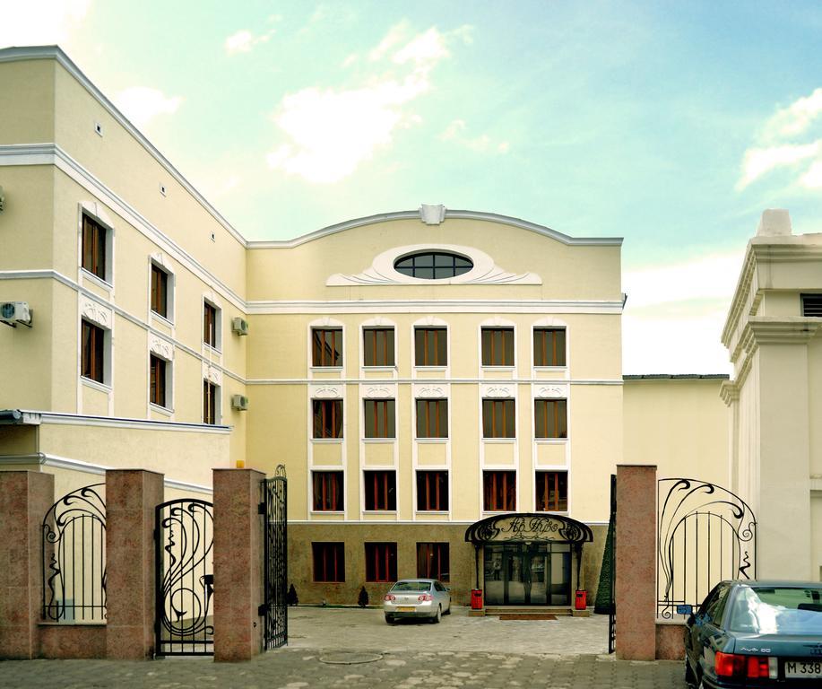 Ar Nuvo Hotel Karagandy Buitenkant foto
