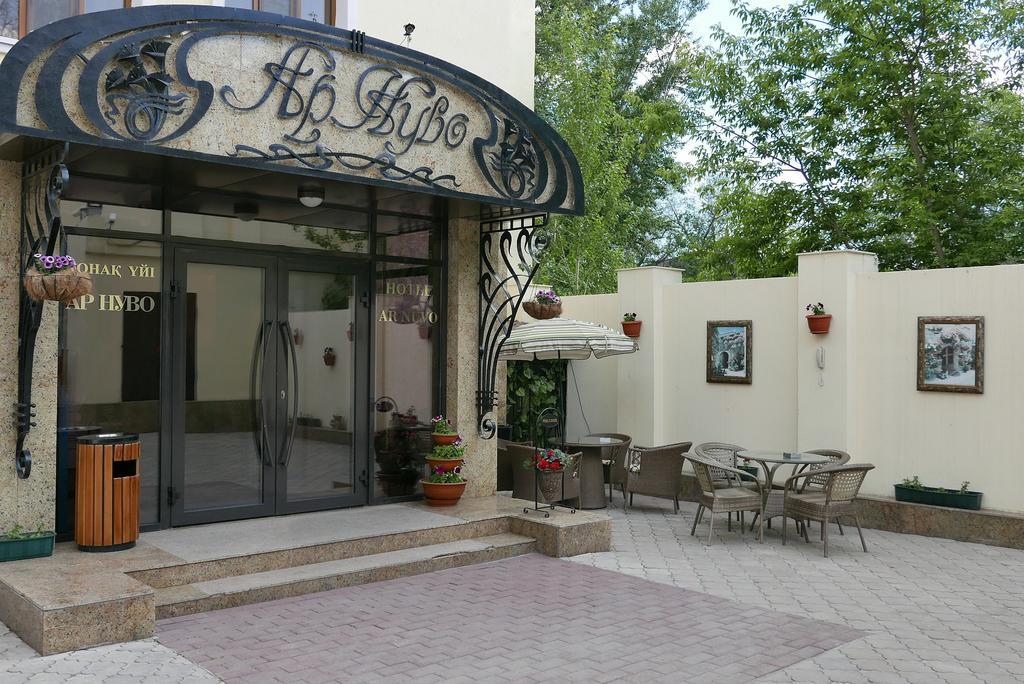 Ar Nuvo Hotel Karagandy Buitenkant foto