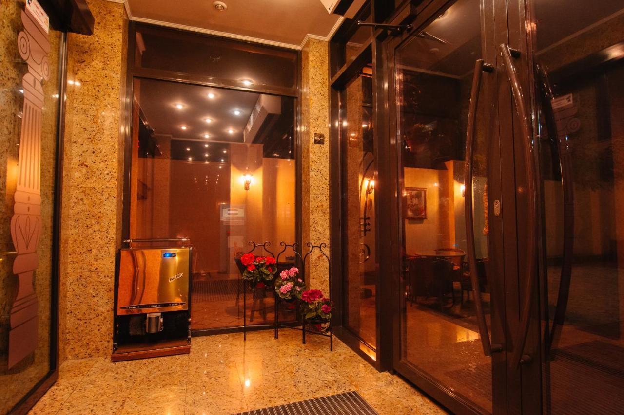 Ar Nuvo Hotel Karagandy Buitenkant foto