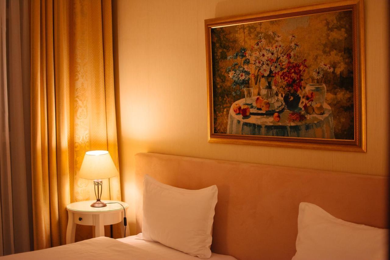 Ar Nuvo Hotel Karagandy Buitenkant foto