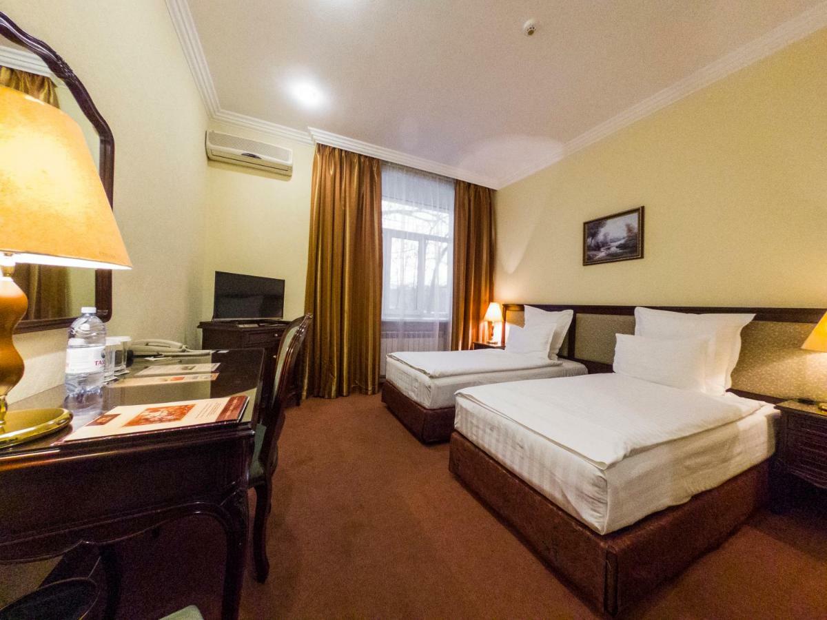 Ar Nuvo Hotel Karagandy Buitenkant foto