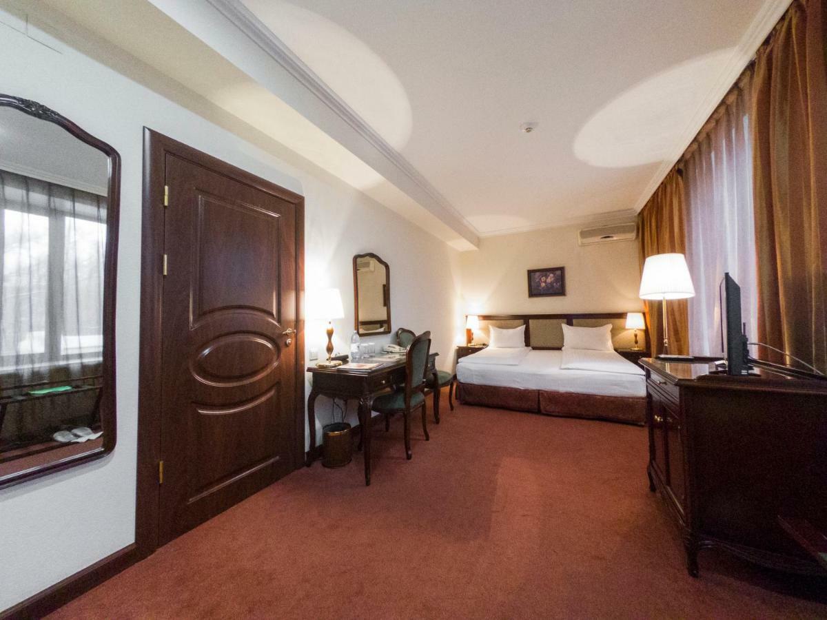 Ar Nuvo Hotel Karagandy Buitenkant foto